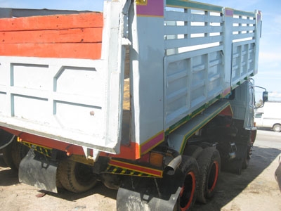 ขายนางฟ้า 195 สิบล้อสองเพลาดั้มพ์ สวยจองด่วนครับ โทร 088-4501277