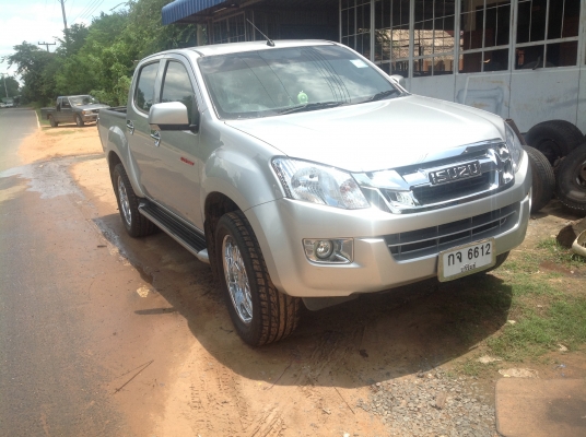 ขายไฟหน้า new-D-MAX. 2ดวงแท้ติดรถ