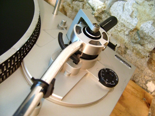 Turn Technics SL-D33 ใช้งานได้สมบูรณ์ Full Automatic Turn Technics SL-D33 ใช้งานได้สมบูรณ์ Full Automatic