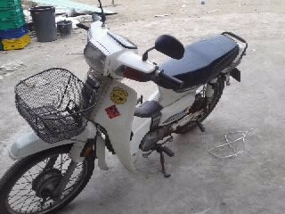 ดรีมคุรุสภา สภาพเดิมสวยมาก เครื้องดีไม่หลวม เกียร์ไม่หอน ทะเบียนเต็ม 10000ส่งได้ครับ ดรีมคุรุสภา สภาพเดิมสวยมาก เครื้องดีไม่หลวม เกียร์ไม่หอน ทะเบียนเต็ม 10000ส่งได้ครับ