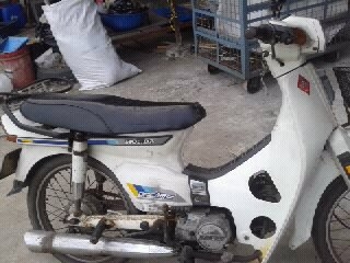 ดรีมคุรุสภา สภาพเดิมสวยมาก เครื้องดีไม่หลวม เกียร์ไม่หอน ทะเบียนเต็ม 10000ส่งได้ครับ ดรีมคุรุสภา สภาพเดิมสวยมาก เครื้องดีไม่หลวม เกียร์ไม่หอน ทะเบียนเต็ม 10000ส่งได้ครับ