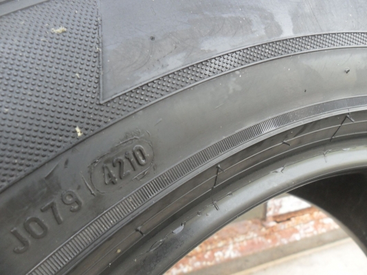 ยาง PIRELLI 235/60R18 ปี10 สวยๆ 1 คู่ ราคา 2500 บาท