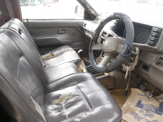 ISUZU ตอนเดียว มีแอร์  พร้อมใช้ ตอนนี้กำลังรอเล่มชุดโอนครับ