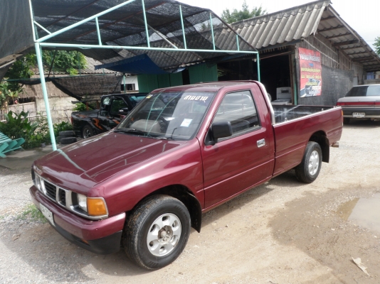 ISUZU ตอนเดียว มีแอร์  พร้อมใช้ ตอนนี้กำลังรอเล่มชุดโอนครับ