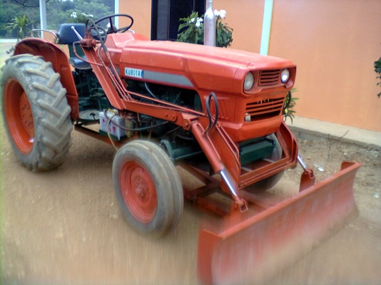 ขายรถไถ  kubota  35  แรง 3 สูบ