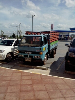 Isuzu Elt NKR100 แรง 4BC1 ฝาขาว ห้างแท้ หูช้างครบ เกียรยาว 6 ล้อ กะบะยาว 3 เมตรก่า