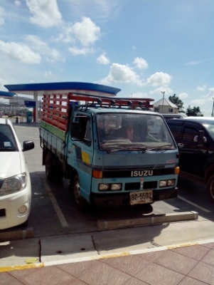 Isuzu Elt NKR100 แรง 4BC1 ฝาขาว ห้างแท้ หูช้างครบ เกียรยาว 6 ล้อ กะบะยาว 3 เมตรก่า