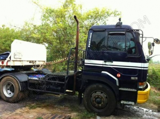 รถบรรทุก10 ล้อหัวลาก พร้อมหางเทนเลอร์ ยี่ห้อ NISSAN UD 320 แรงม้า