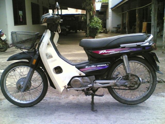 ขายดรีมทูหรือ DreamExcess ทะเบียนเต็มพร้อมโอนเครื่องดีพอใช้อะไหร่เดิมขาดบังโซ่รถพร้อมใช้ ขาย 8900 บาท