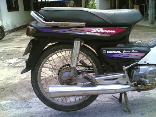 ขายดรีมทูหรือ DreamExcess ทะเบียนเต็มพร้อมโอนเครื่องดีพอใช้อะไหร่เดิมขาดบังโซ่รถพร้อมใช้ ขาย 8900 บาท