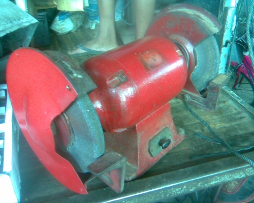 หินเจียรตัวใหญ่พร้อมใบพร้อมใช้