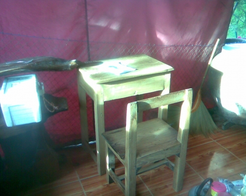 ชุดโต๊ะนักเรียนเก่าไม้สักแผ่นเดียว