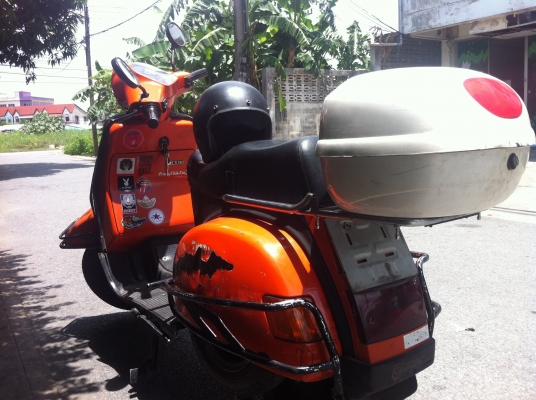 ขาย vespa cosa lx150 สีส้มพร้อมของแต่งเครื่องสด ราคาโดน