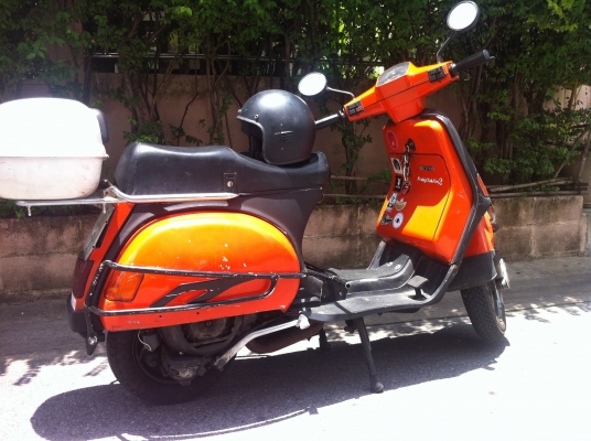 ขาย vespa cosa lx150 สีส้มพร้อมของแต่งเครื่องสด ราคาโดน