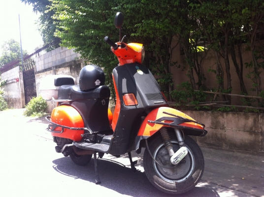 ขาย vespa cosa lx150 สีส้มพร้อมของแต่งเครื่องสด ราคาโดน