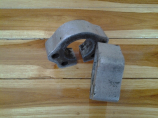 ตัวรองปีกนกนิสสันบิ๊กเอ็ม ปรับองศา สำหรับผู้ที่ปรับทอชั่นบาร์ให้สูงขึ้นครับ