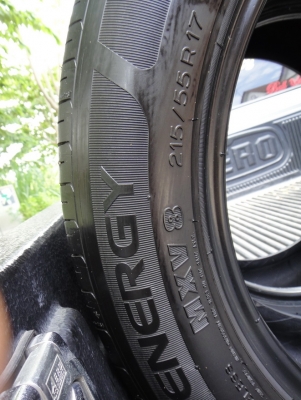 ยางมิชลิน 215/55/17  ปี10 สภาพสวยๆ 1 คู่ครับ