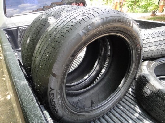 ยางมิชลิน 215/55/17  ปี10 สภาพสวยๆ 1 คู่ครับ