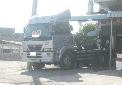 ขายหัวลาก UD ปี 52 320 แรง วิ่ง 300000 สวยพร้อมใช้ โทร 088-4501277