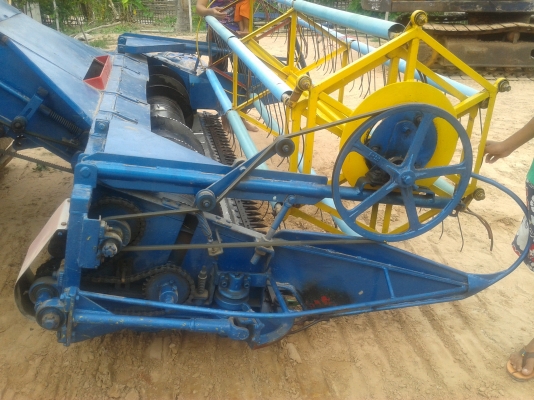 ขายรถเกี่ยวข้าว ขายรถเกี่ยวข้าว