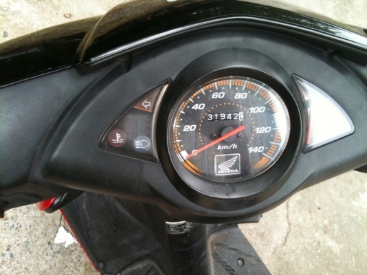 ขาย honda click สภาพพร้อมใช้เอกสารพร้อมโอน