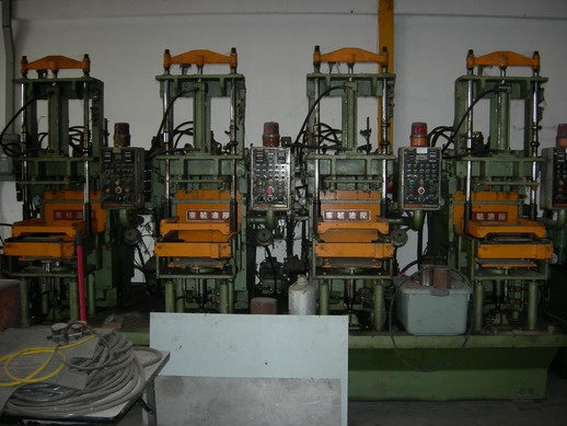 ขาย เครื่องอัดออยซีล(Oil Seal)เครื่องอัดยาง  ตงอี้ 4 หัว 100 ตัน