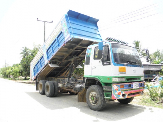 ฮีโน่2Kพร้อมใช้ ยางดี10เส้นเกียร์ZF(มีเครื่องเสียงด้วย)สนใจติดต่อ0847823249