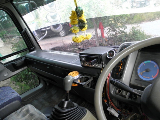 ฮีโน่2Kพร้อมใช้ ยางดี10เส้นเกียร์ZF(มีเครื่องเสียงด้วย)สนใจติดต่อ0847823249