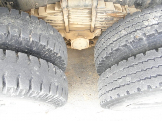 ฮีโน่2Kพร้อมใช้ ยางดี10เส้นเกียร์ZF(มีเครื่องเสียงด้วย)สนใจติดต่อ0847823249