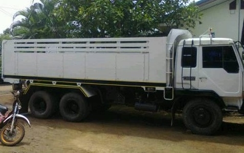 MITSUBISHI FUSO FN527 MA - 195 HP 6D16 สิบล้อดั๊มพ์ 2 เพลา กระบะดั๊มพ์มิเนียม 12 ตันสภาพสวย เครื่องแห้งแรงดีไม่มีเยิ้ม ภายในเก๋งคอนโซลเรือนไมล์สวยครบ พวงมาลัยเพาเวอร์ ระบบเบรคทริ๊ปฟี้ ช่วงล่างคัชซีไม่มีแตกไม่มีบวม ยางสภาพดี 70\% พร้อมบรรทุกพร้อมใช้งานได้เล