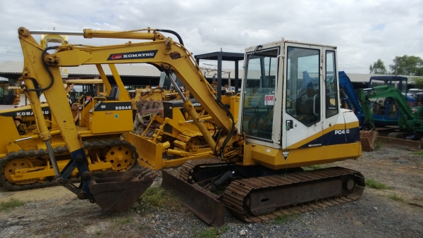 KOMATSU PC40-5 เก่านอก เอวแน่น ปั็มแรง หัวเก๋ง สภาพพร้อมใช้ สุดๆเอาไปแบ่งกันใช้ได้เลยครับ   น้องร็อค จัดหั้ย สนใจโทร สอบถามได้ 081-8535656