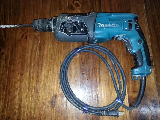 ขายสว่านโรตารี3ระบบยี่ห้อmakitaรุ่นHR2470F(มีไฟส่องLED)พร้อมใช้งาน