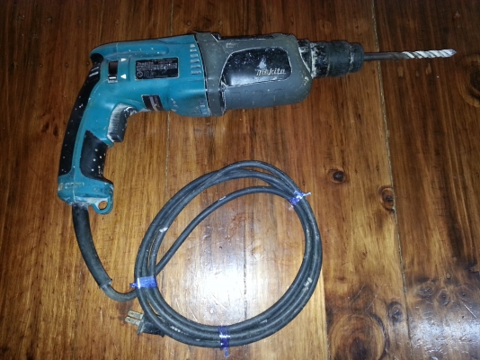 ขายสว่านโรตารี3ระบบยี่ห้อmakitaรุ่นHR2470F(มีไฟส่องLED)พร้อมใช้งาน