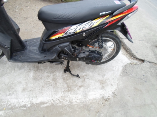 ขายรถHONDA CLICK สีดำ-แดง มี2คัน เครื่องดี มีเล่มครบ ขายคันละ10,500บาท