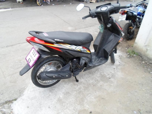 ขายรถHONDA CLICK สีดำ-แดง มี2คัน เครื่องดี มีเล่มครบ ขายคันละ10,500บาท