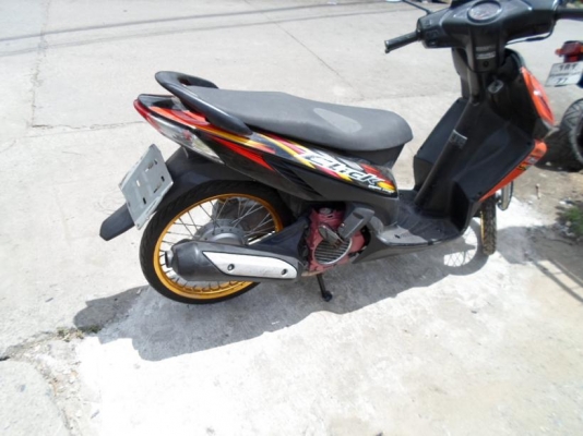 ขายรถHONDA CLICK สีดำ-แดง มี2คัน เครื่องดี มีเล่มครบ ขายคันละ10,500บาท