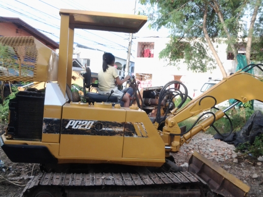 รถแบคโฮ โคมัสสุ