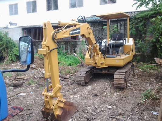 รถแบคโฮ โคมัสสุ