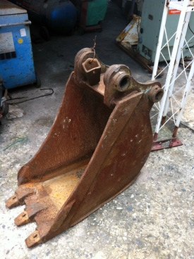 ขายบุ้งกี๋ รถขุด ประมาณ PC 30 เก่านอก 9,600 บาท