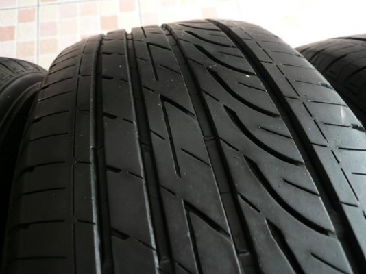 ขายยาง BRIDGESTONE GR90----215-60-16----ปี12 (1ชุด) ขายยาง BRIDGESTONE GR90----215-60-16----ปี12 (1ชุด)