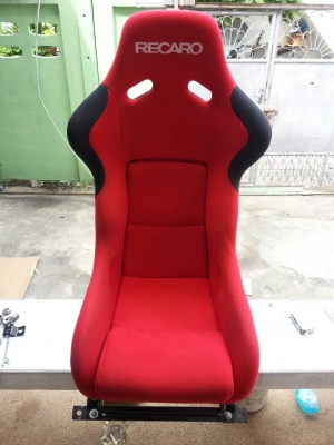 ขาย recaro spg แท้ แดงๆไม่ขาดไม่ซีดไม่ขาดพร้อมรางประกับครบ ของอยู่พุทธบูชา ฝั่งธน กทม ราคา13000 บาท โทร 0831799040โส