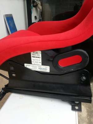 ขาย recaro spg แท้ แดงๆไม่ขาดไม่ซีดไม่ขาดพร้อมรางประกับครบ ของอยู่พุทธบูชา ฝั่งธน กทม ราคา13000 บาท โทร 0831799040โส