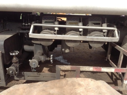 ISUZU ROCKY 10ล้อ (2 เพลา) เครื่อง 175HP (6BG1) เบรกจิ๊ฟฟี่ ยางดี 10 เส้น ซัซซี่สวย แอร์เย็น ถังน้ำมัน 15000 ลิตร (โหลดล่าง) ขาย 890,000