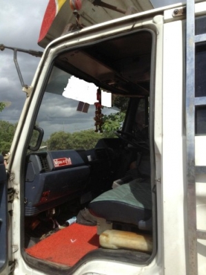 ISUZU ROCKY 10ล้อ (2 เพลา) เครื่อง 175HP (6BG1) เบรกจิ๊ฟฟี่ ยางดี 10 เส้น ซัซซี่สวย แอร์เย็น ถังน้ำมัน 15000 ลิตร (โหลดล่าง) ขาย 890,000