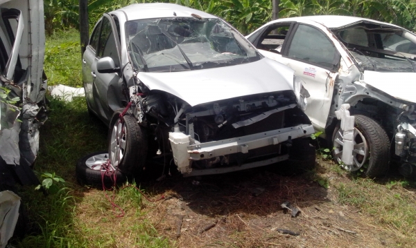 ขายซาก Nissan March ปี 2010 สีเทา พร้อมเล่มบุคคล ทะเบียนโอนลอย