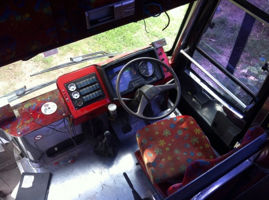 ขายด่วนรถบัส เครื่องมิตซู 6D22 ท้องเรือกล้วย