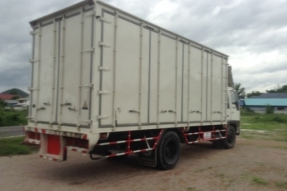 Hino Hi-Tech 6 ล้อตู้ ใช้งานน้อยมาก 10 บาน เครื่อง 195 HP. ยาว 6 เมตร ปี48. FD3H สภาพสวยพร้อมใช้งาน ไม่มีเสากลาง 880,000