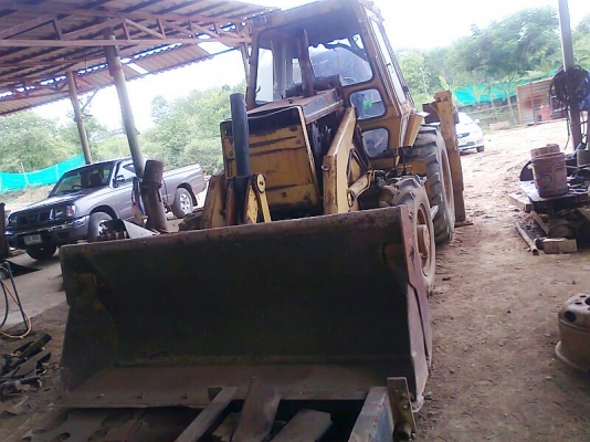 ขาย..รถ CAT 428B  4WD สีเดิม ๆ แรงขุดดี ทำงานไว ประหยัดน้ำมัน รถสวยพร้อมใช้งาน มีทะเบียน.