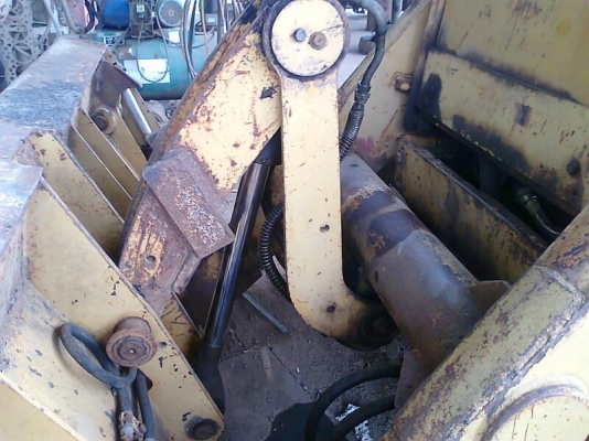 ขาย..รถ CAT 428B  4WD สีเดิม ๆ แรงขุดดี ทำงานไว ประหยัดน้ำมัน รถสวยพร้อมใช้งาน มีทะเบียน.