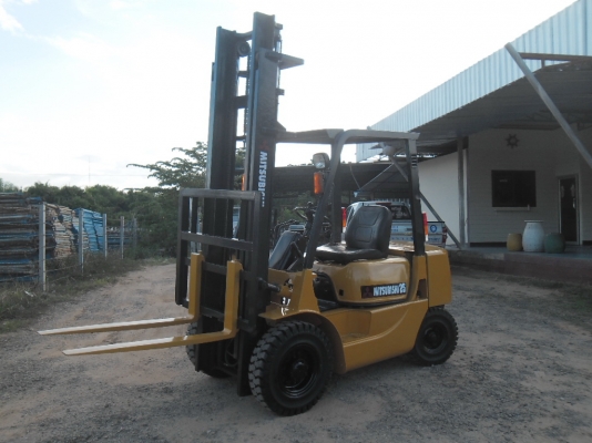 ขายด่วนรถยก MITSUBISHI  FD25-F18A เครื่องดีเซล S4S เกียร์AUTO เสาสูง 4 เมตร ยางตัน 4 เส้น ทำสีใหม่